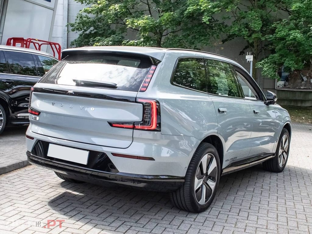 Volvo EX90 111 kWh Performance Plus