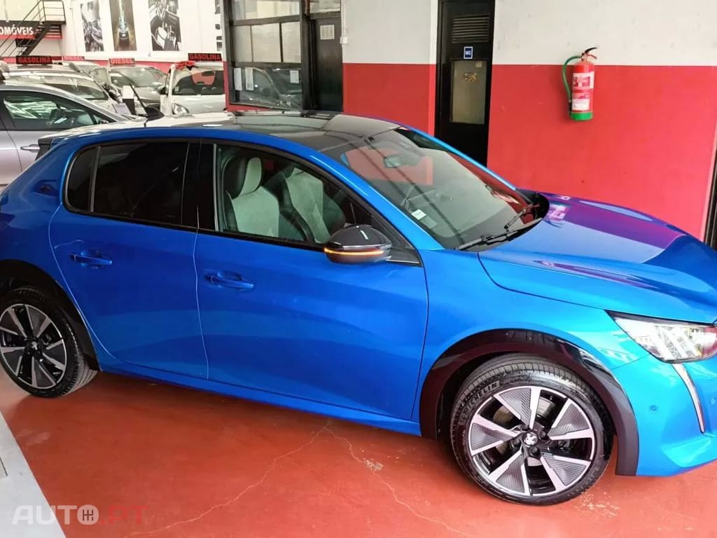Peugeot E-208 GT