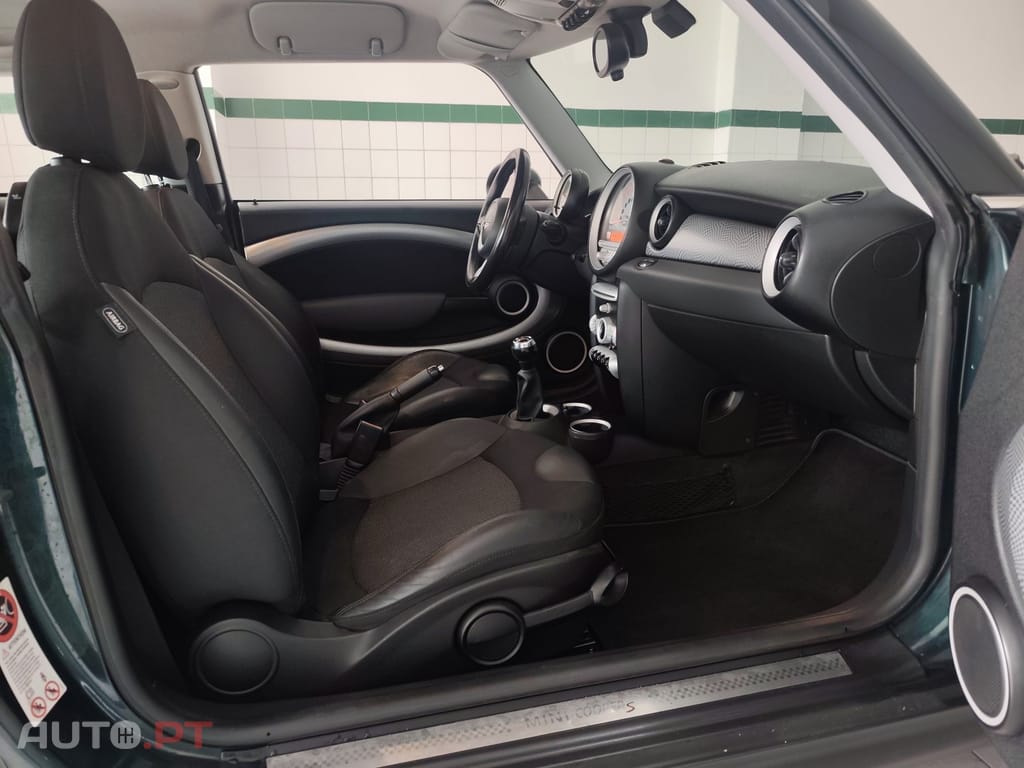 MINI Cooper Cooper S