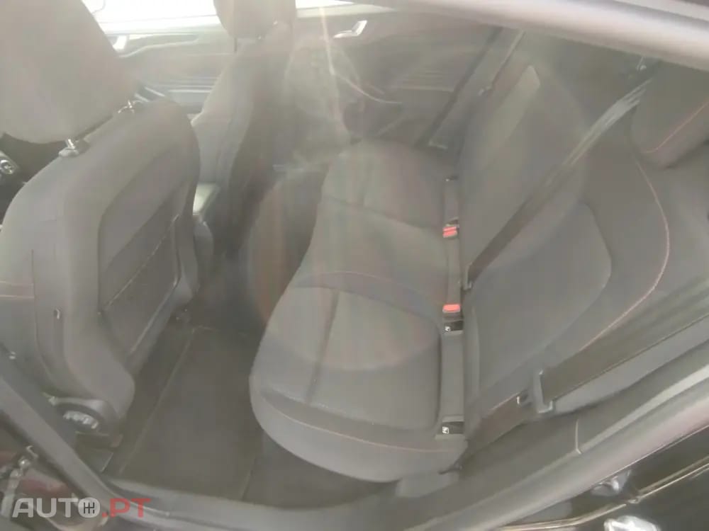 Ford Focus 1.0 EcoBoost MHEV ST-Line