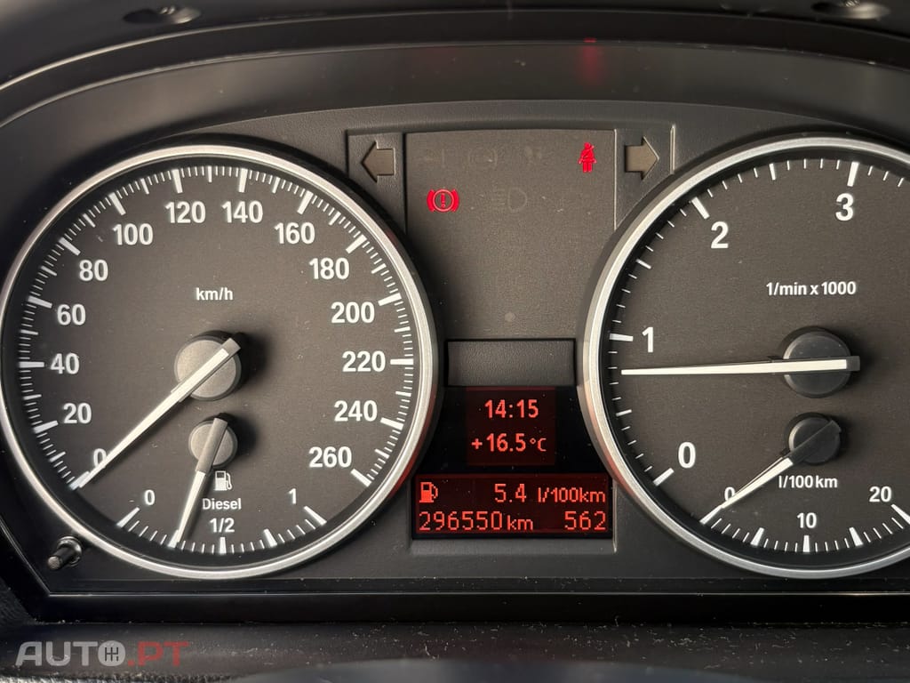 BMW 320 E90 LCI