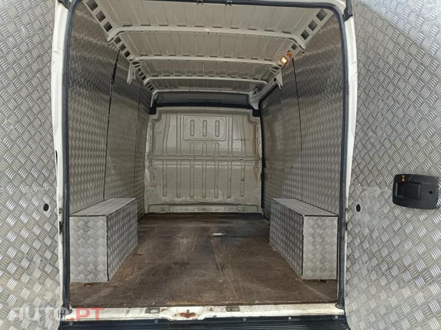 Peugeot Boxer 2.2 BlueHDi 335 - L2H2 IVA Dedutível