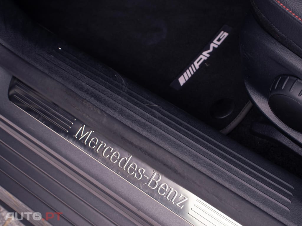 Mercedes-Benz A 250 e 8G-DCT AMG Line
