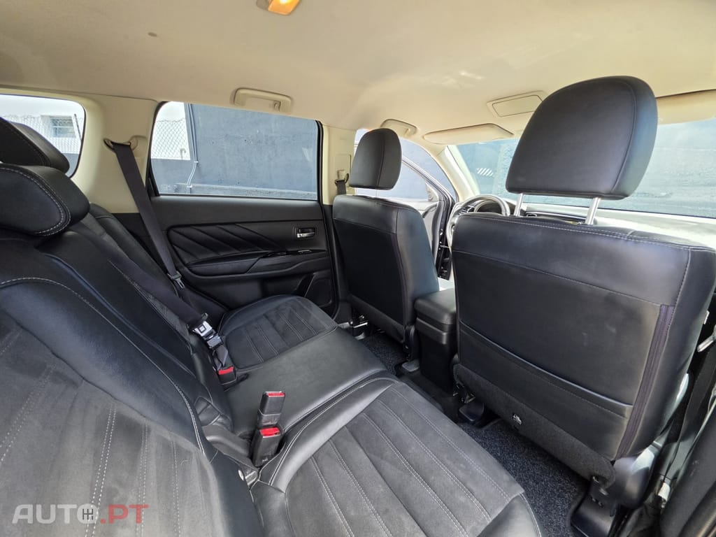 Mitsubishi Outlander 2.0 Intense Navi