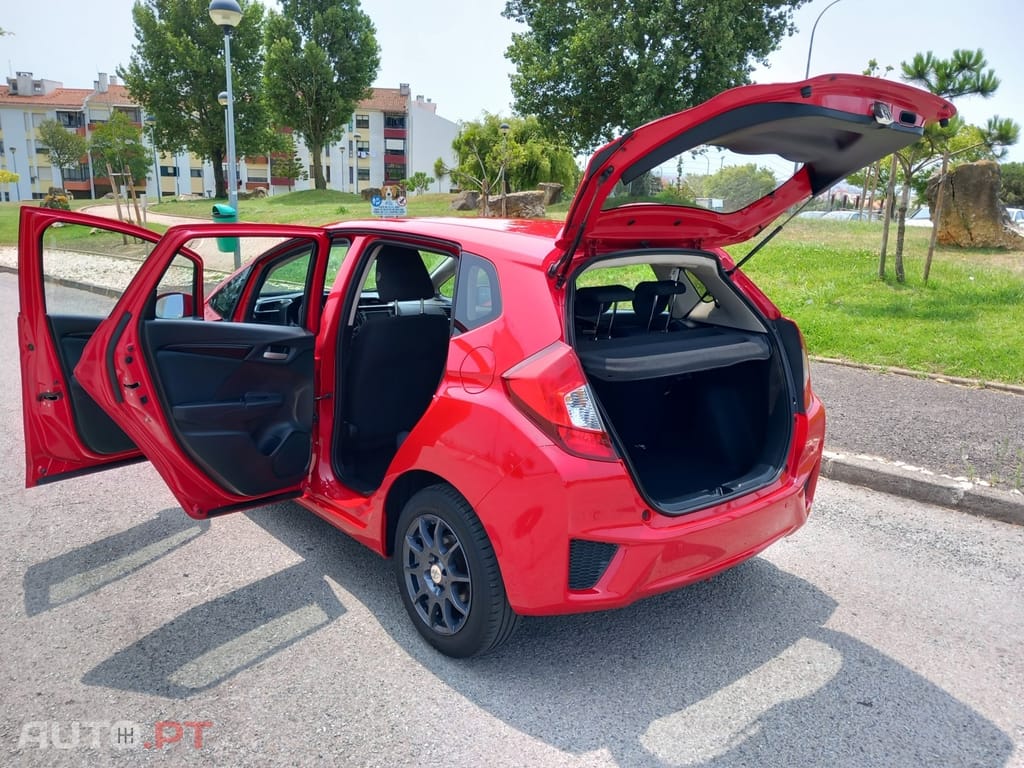 Honda Jazz 1.3 I-VTEC Comfort+Connect Navi