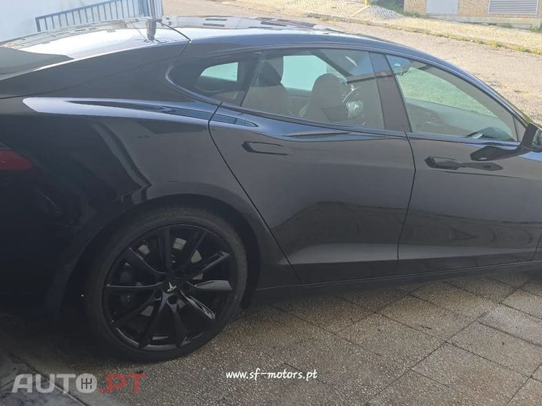 Tesla Model S 75D AWD