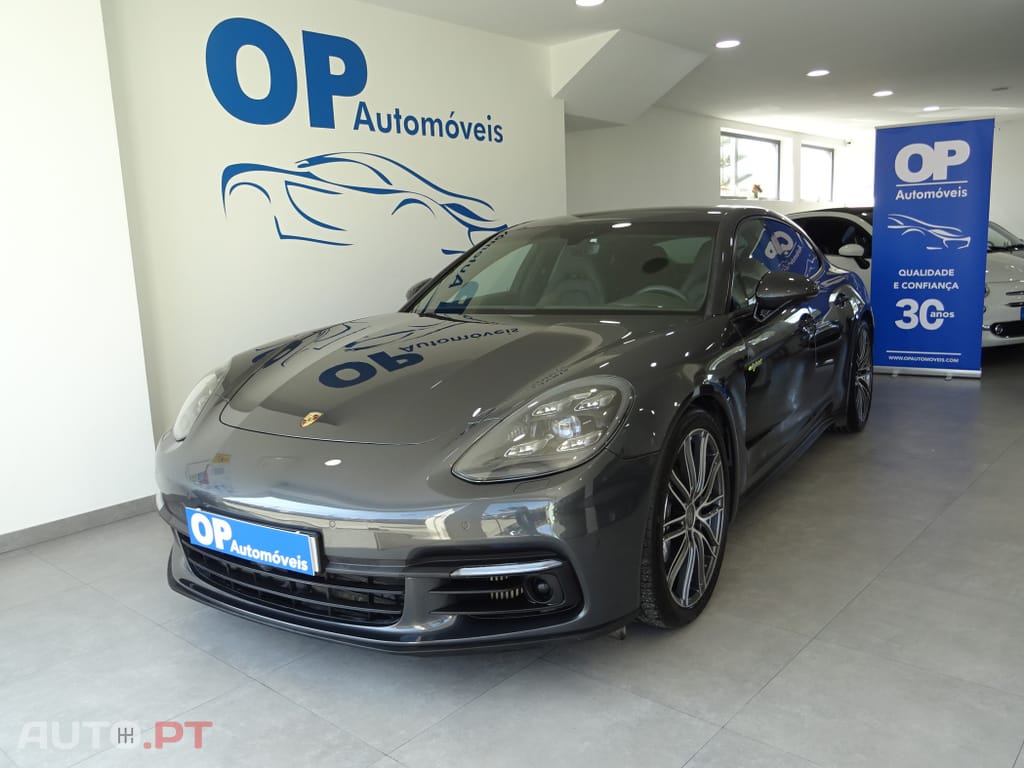 Porsche Panamera 4 E-Hybrid Executive