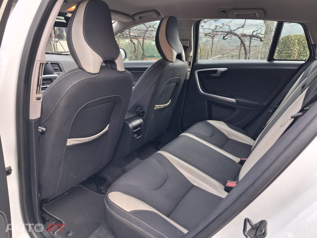 Volvo V60 R- design D3