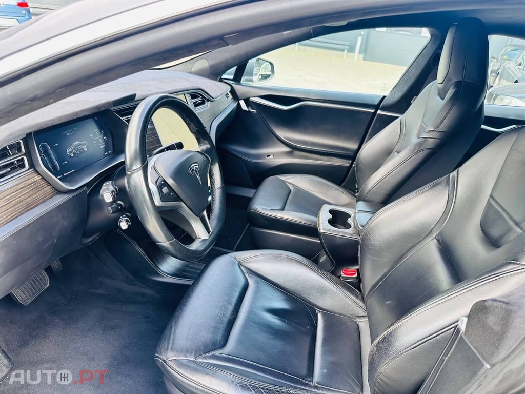 Tesla Model S 85D