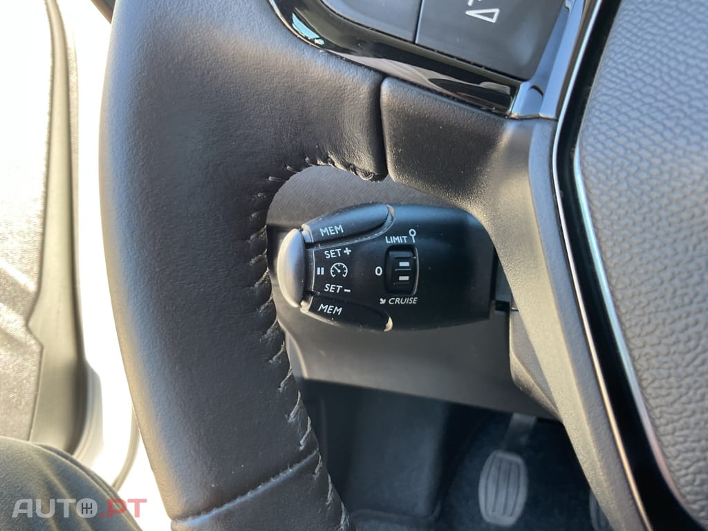 Peugeot 2008 1.2 PureTech Active