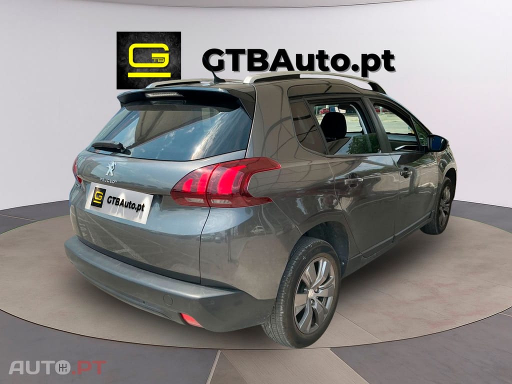 Peugeot 2008 1.2 e-VTi Style