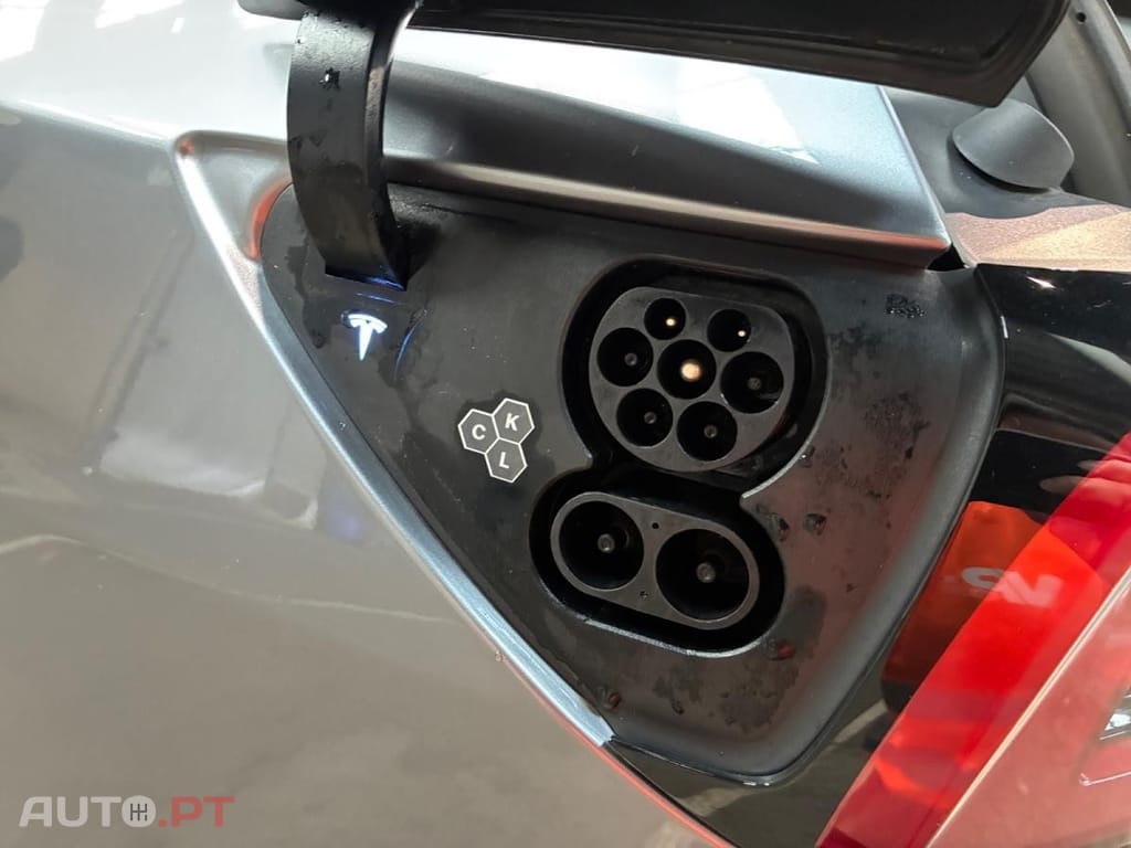 Tesla Model Y Standard RWD