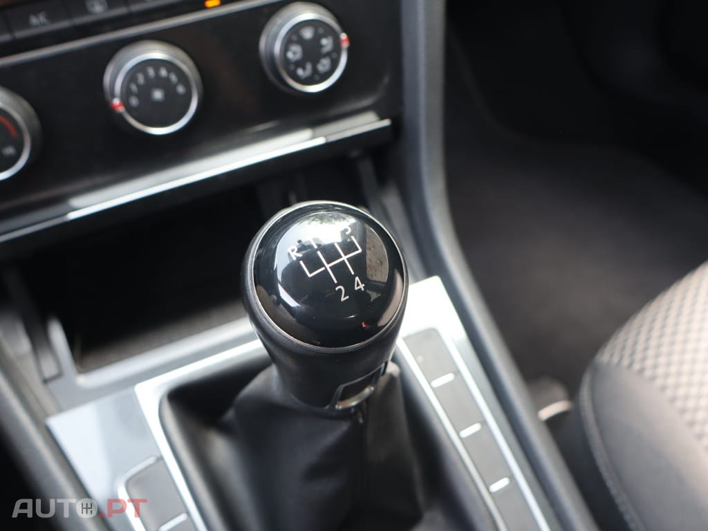 Volkswagen Golf 1.6 TDI Confortline