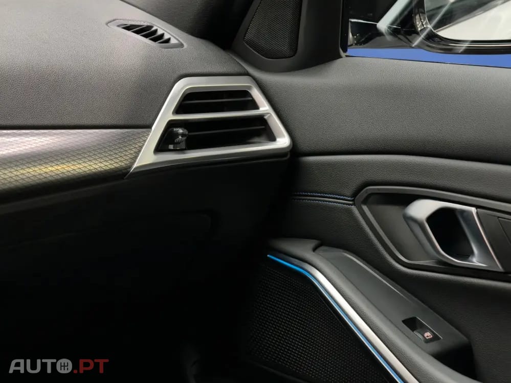 BMW 330 e Pack Desportivo M Pro Auto