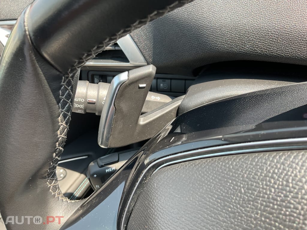 Peugeot 3008 1.6 Hybrid4 Allure e-EAT8