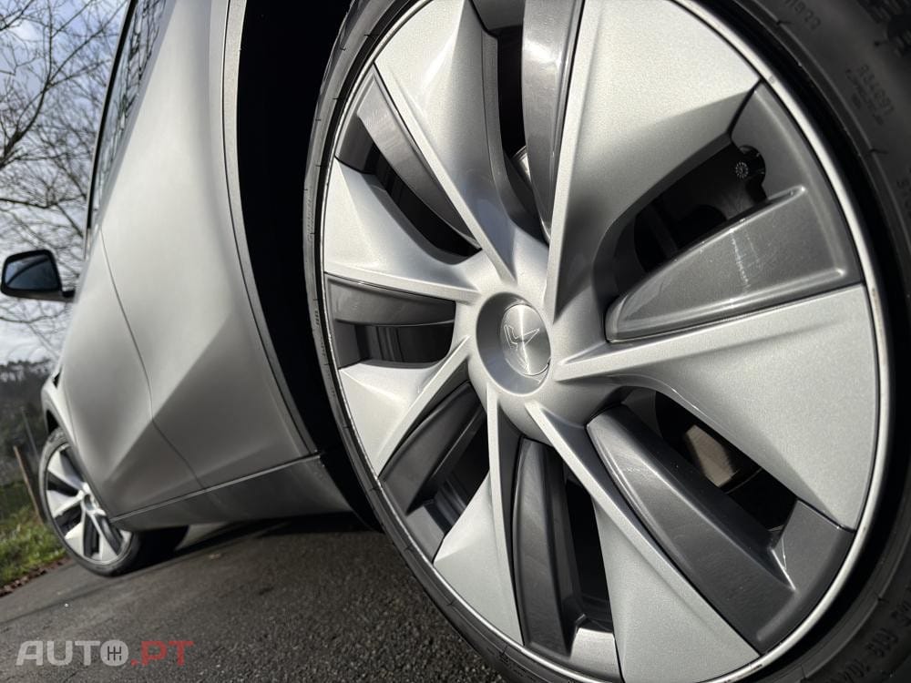 Tesla Model Y Long Range Dual Motor AWD