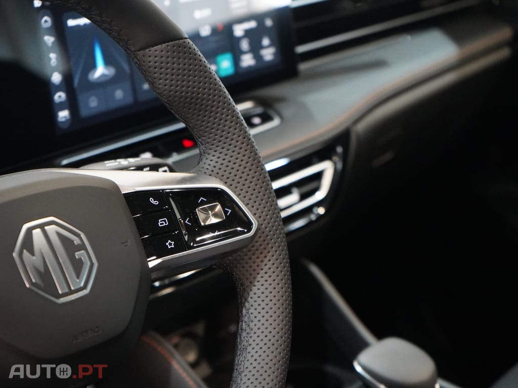 MG HS 1.5 T-GDI Plug In Hybrid Luxury