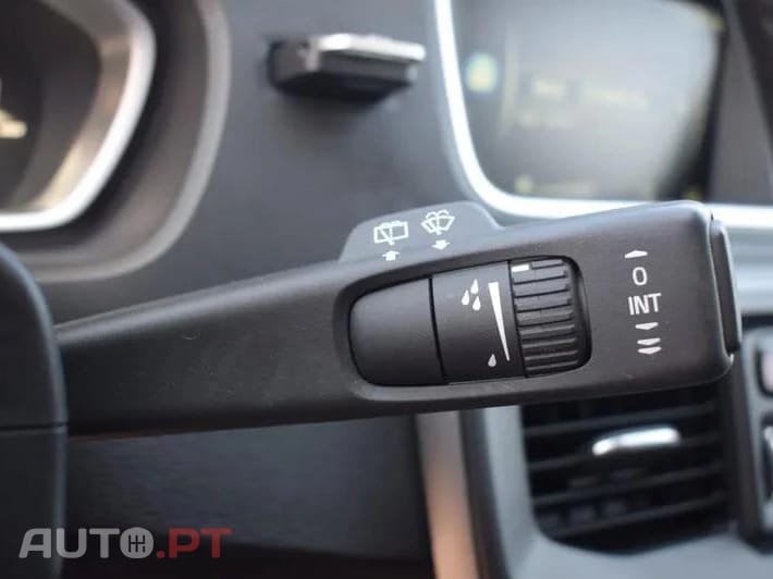 Volvo V40 Cross Country Outro