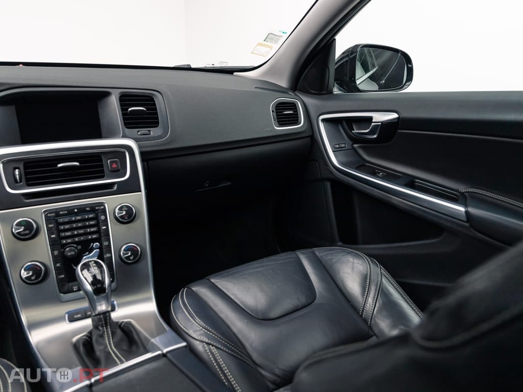 Volvo V60 2.4 D6 Momentum AWD Phev