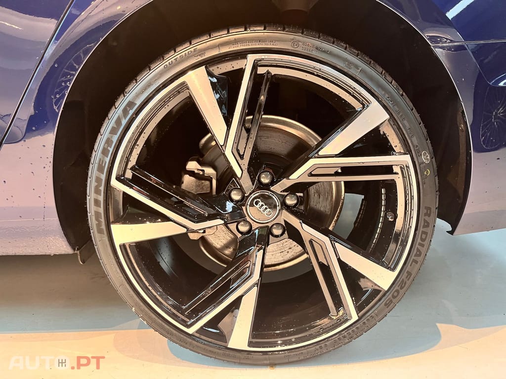 Audi A4 Avant 35 TFSI HYBRID  Attraction
