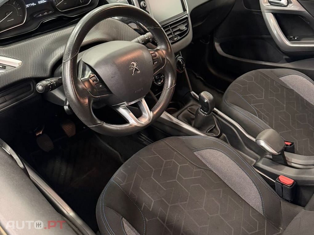 Peugeot 2008 1.2 PureTech Style