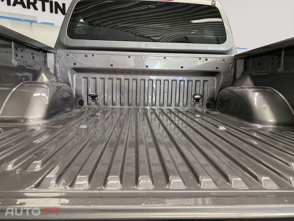 Nissan Navara 2.3 dCi CD 4WD Tekna