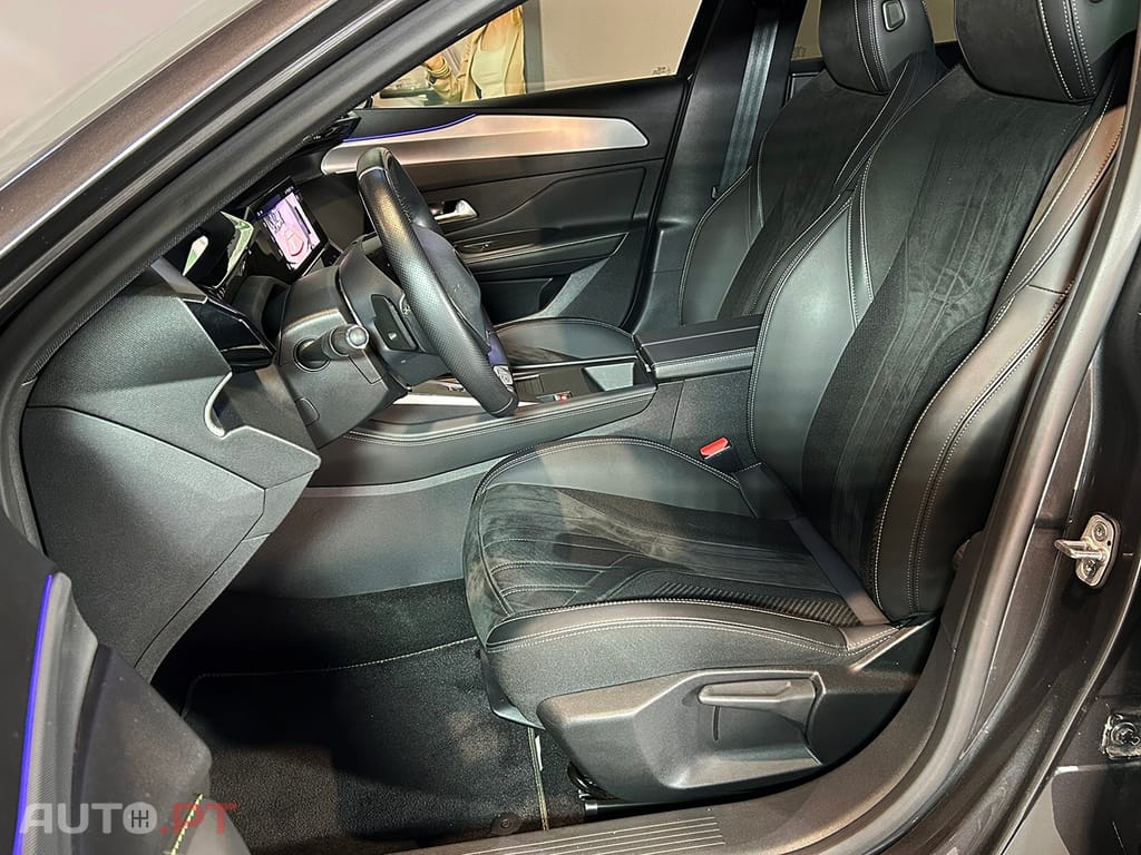 Peugeot 408 1.6 Hybrid GT e-EAT8