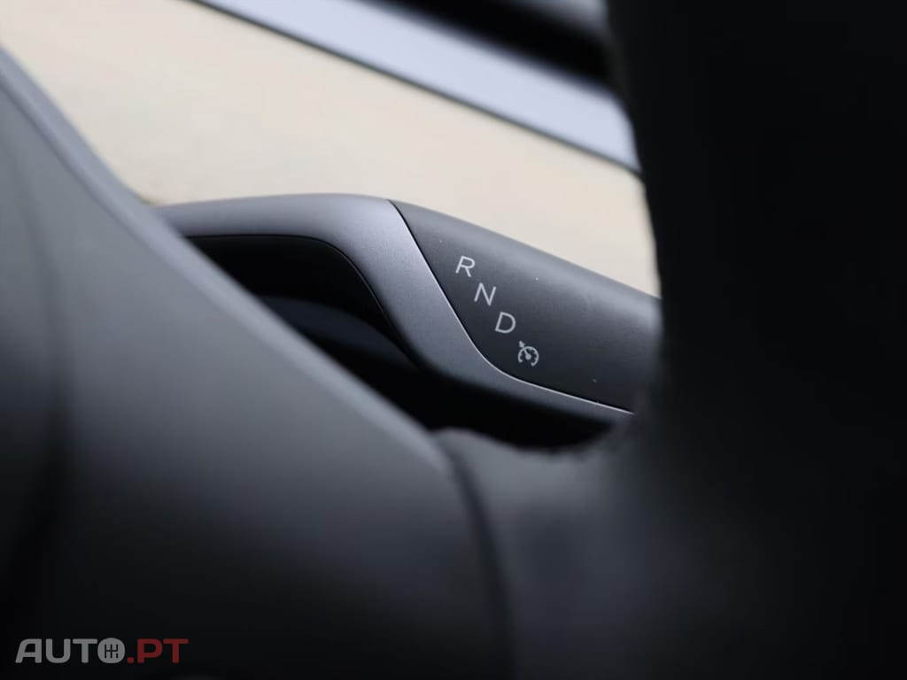 Tesla Model Y Standard RWD Plus 95% I.V.A DEDUTIVEL 