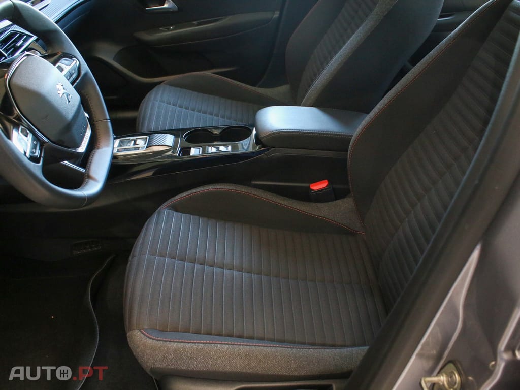 Peugeot E-208 50 kWh Active