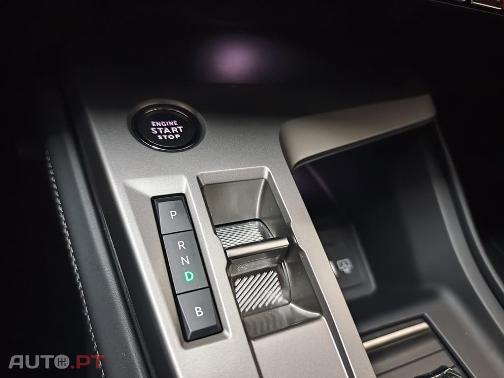 Peugeot 408 1.6 Hybrid Allure e-EAT8