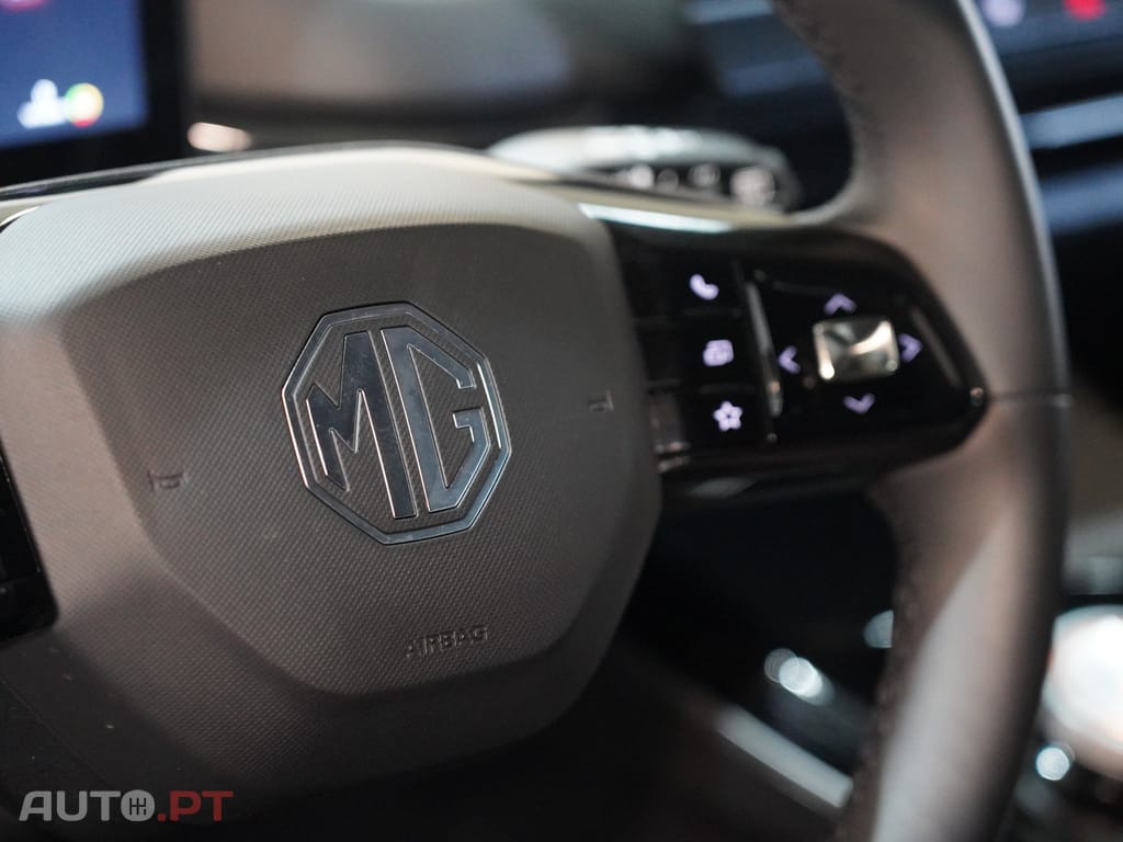 MG MG4 64 kWh Luxury