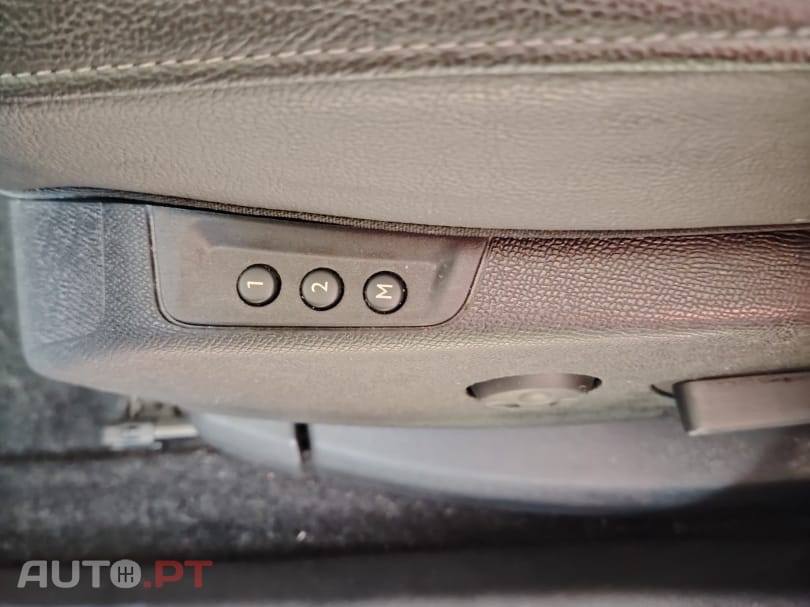 DS DS7 Crossback 300 cv 4x4  Eat8 E-Tense Hybrid RIVOLI