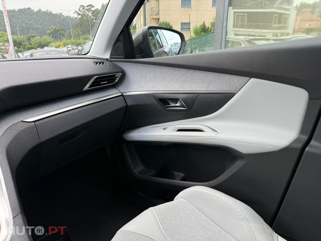 Peugeot 5008 1.5 BlueHDi Allure