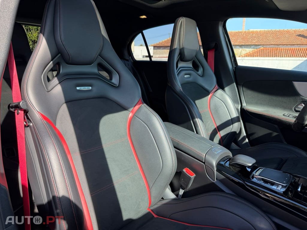 Mercedes-Benz A 35 AMG 4Matic Speedshift DCT 7G