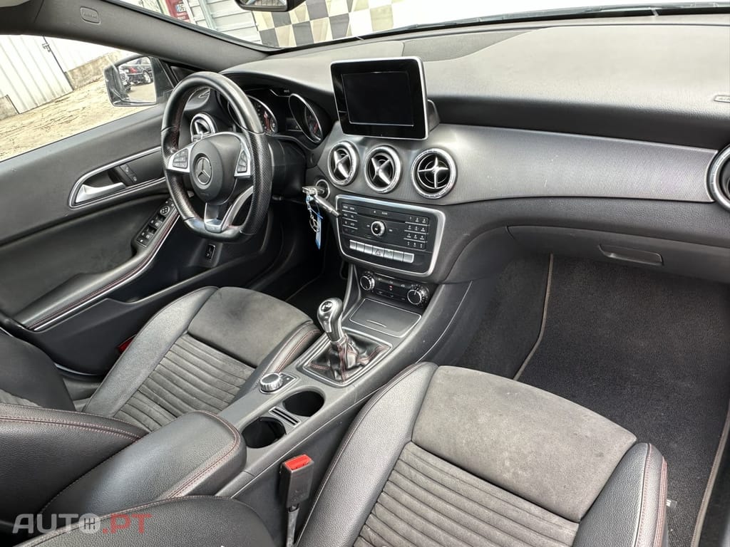 Mercedes-Benz CLA 200 AMG Line