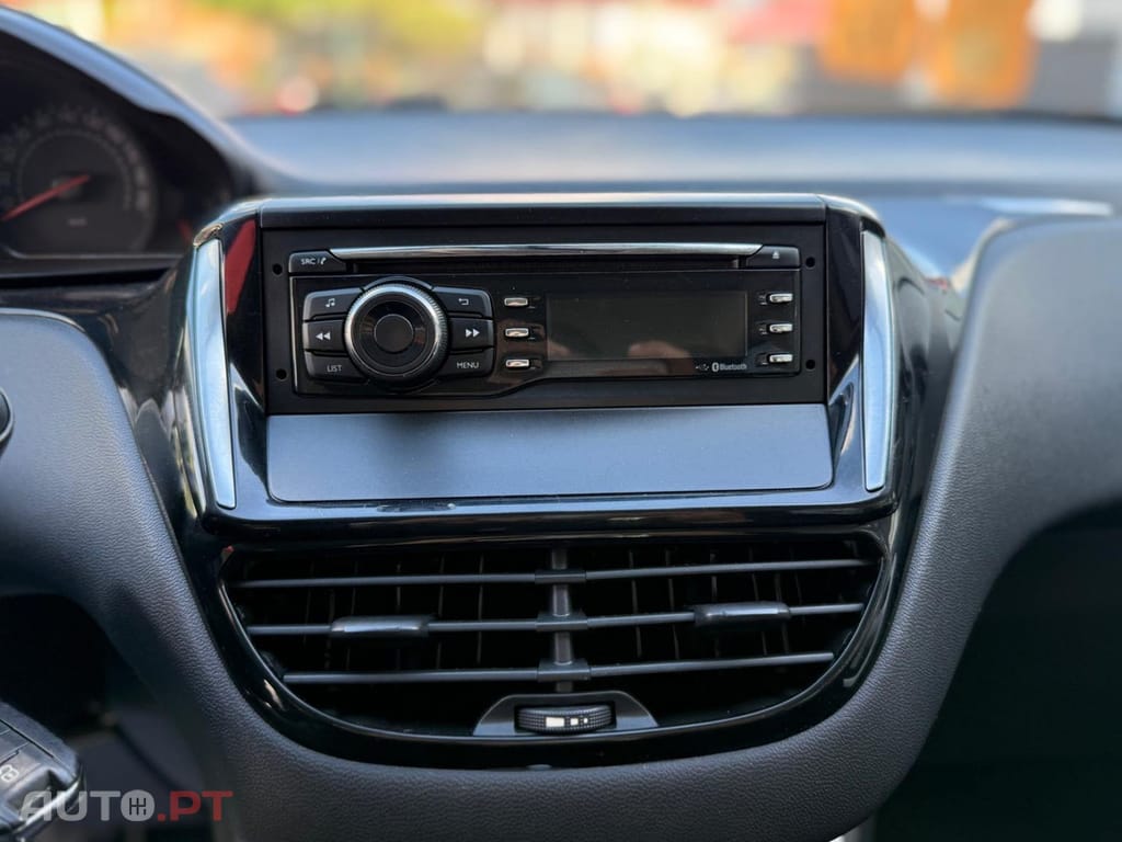 Peugeot 208 1.4 HDi