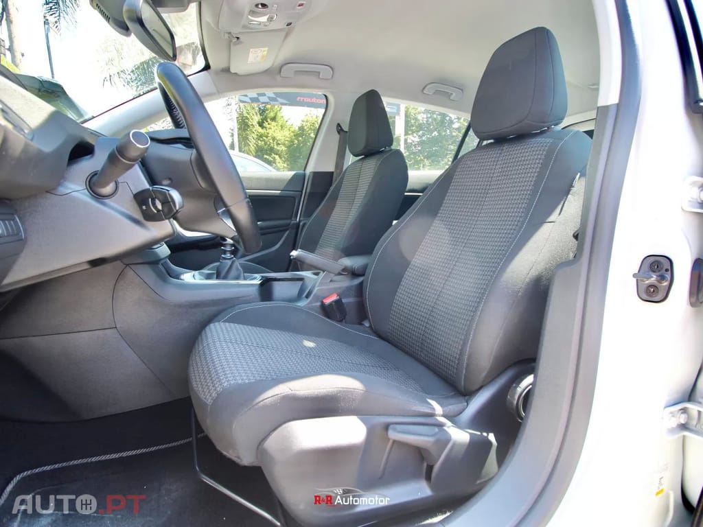 Peugeot 308 1.2 PureTech Business Line