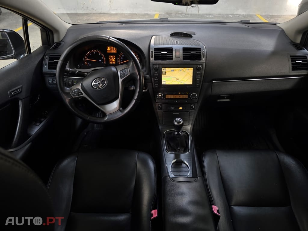 Toyota Avensis 2.0 D-4D Exclusive +Pele+GPS