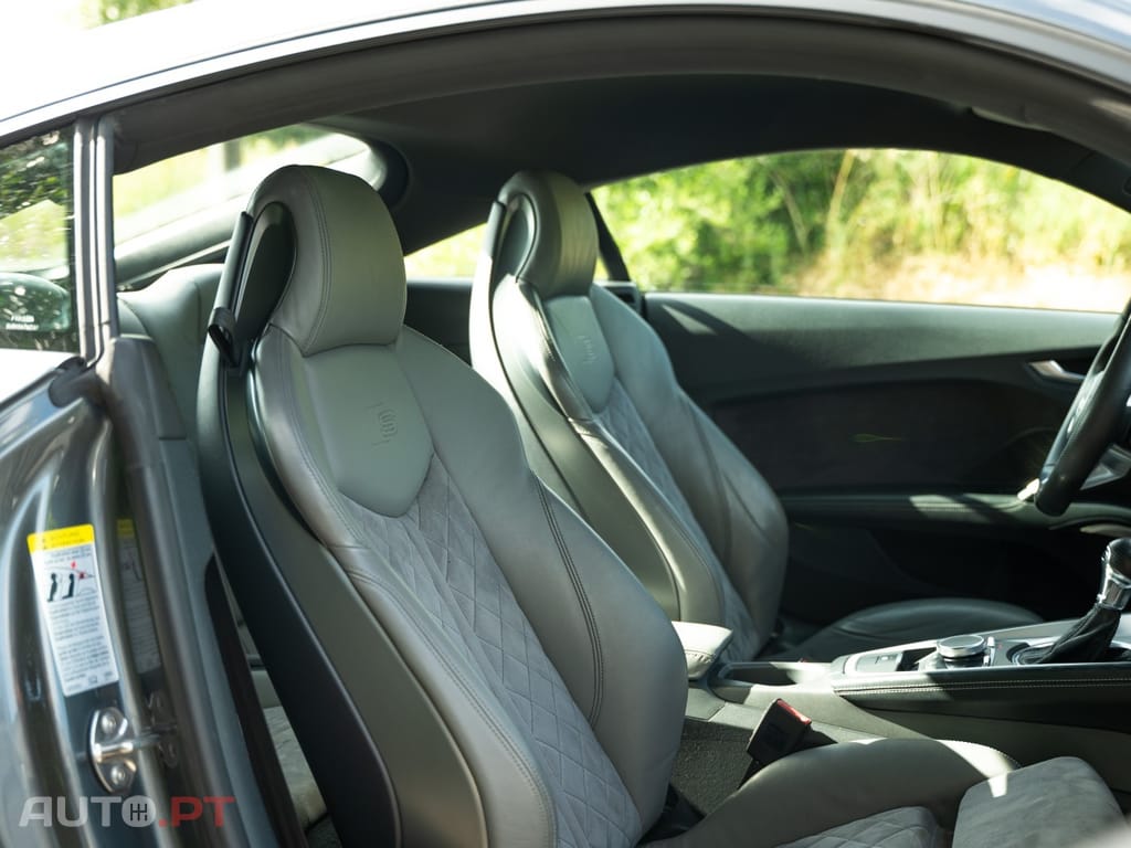 Audi TT 2.0 TFSI quattro S-line S tronic