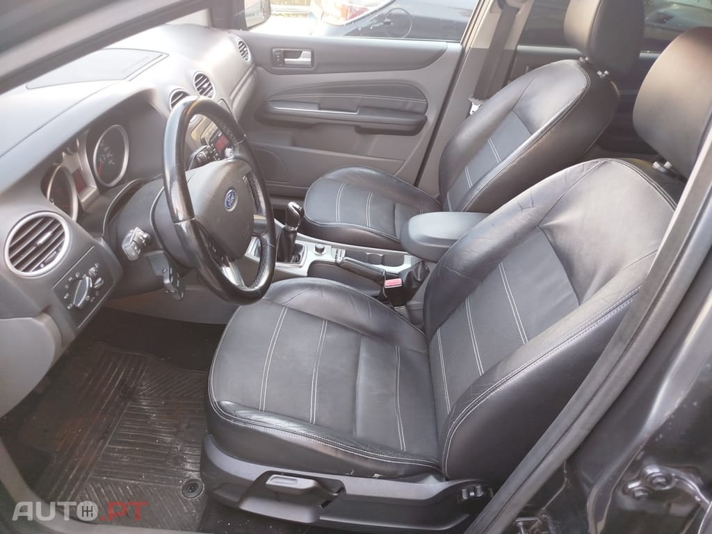 Ford Focus SW 1.6 TDCi Titanium 17