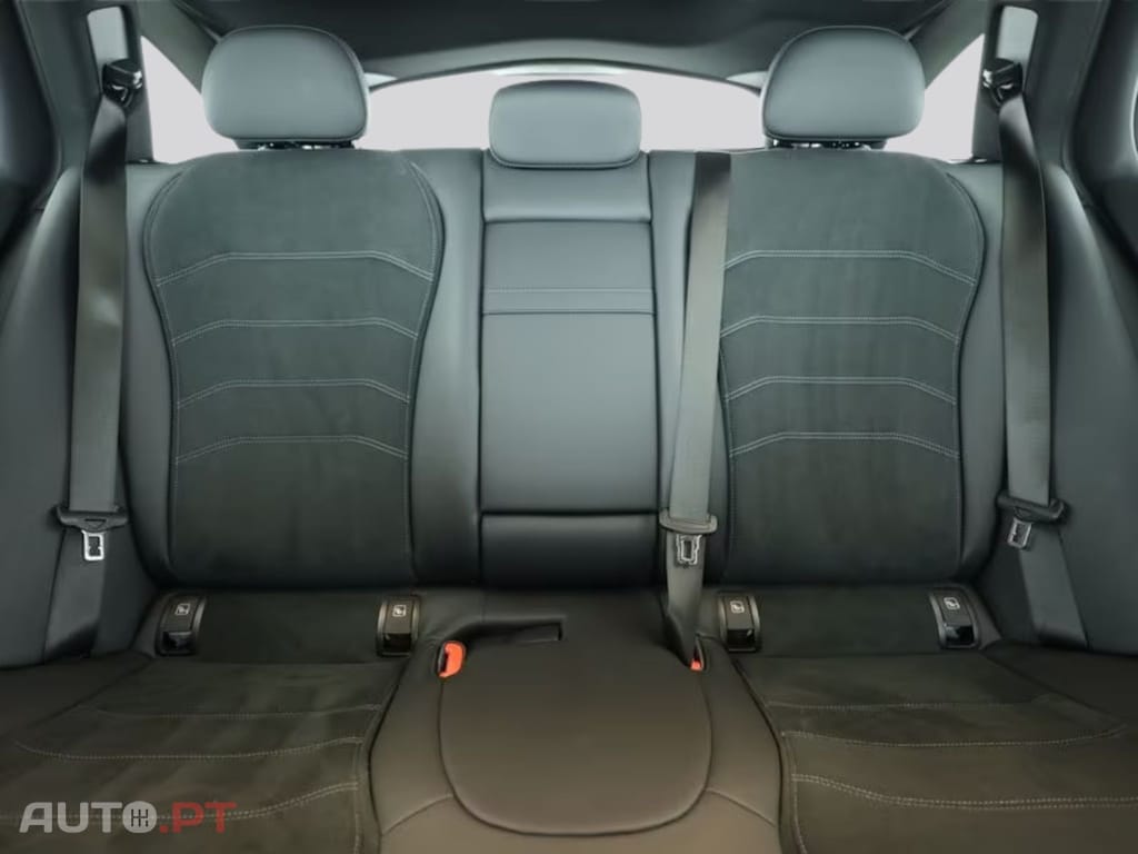 Mercedes-Benz E 300 I.V.A DEDUTIVEL T e AMG Line
