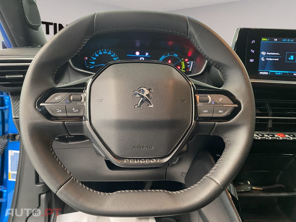 Peugeot E-2008 50 kWh Active Pack