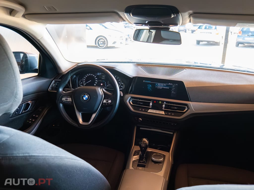 BMW 330 e Touring Corporate Edition Auto