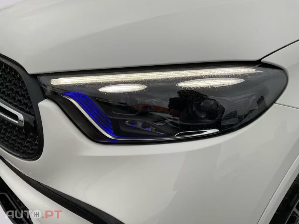 Mercedes-Benz GLC 300 I.V.A DEDUTIVEL de 4m AMG Night