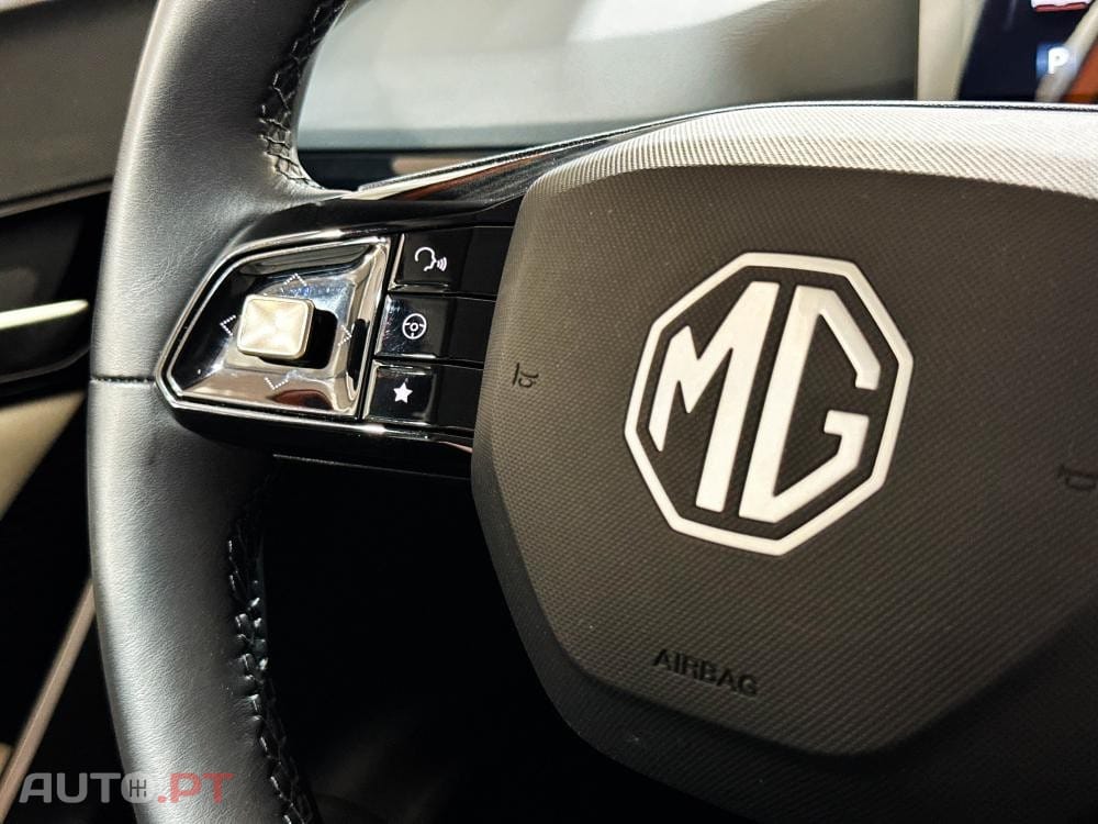 MG MG4 64 kWh Luxury