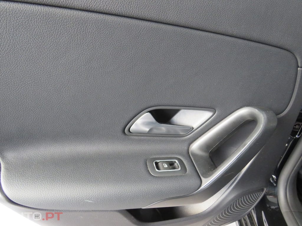 Mercedes-Benz CLA 180 d Shooting Brake Business Solutions