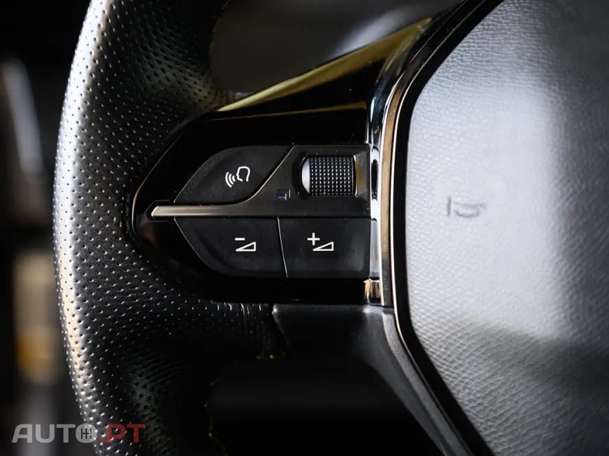 Peugeot E-2008 50 kWh GT Pack