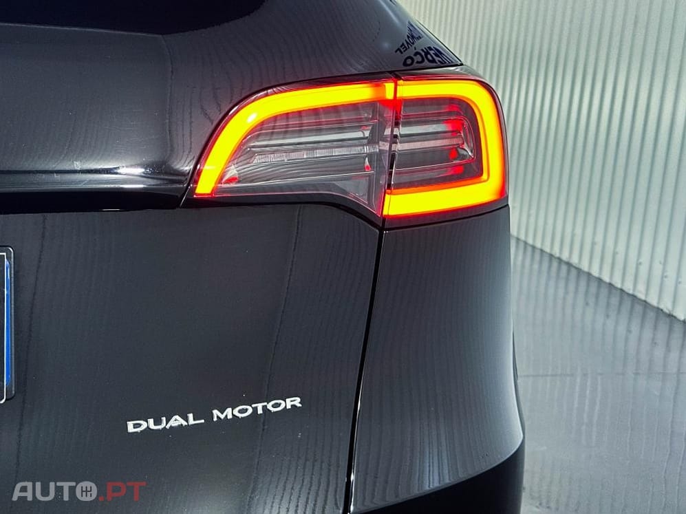 Tesla Model Y Long Range Dual Motor AWD