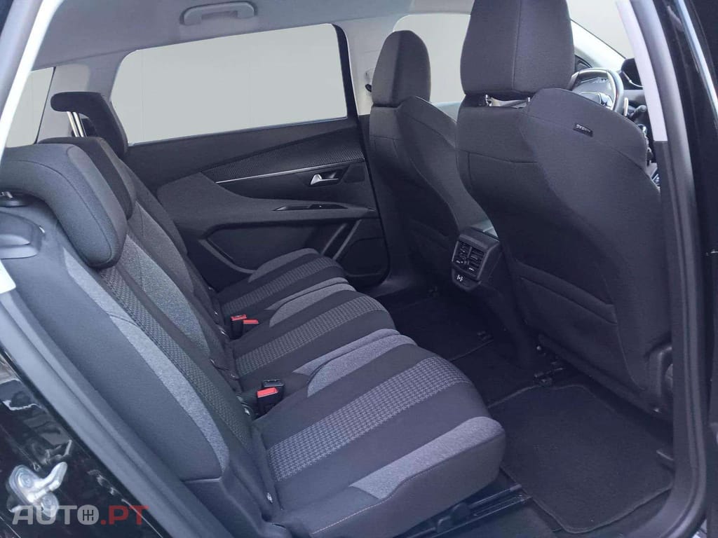 Peugeot 5008 1.5 BlueHdi EAT8 ACTIVE BUSINESS