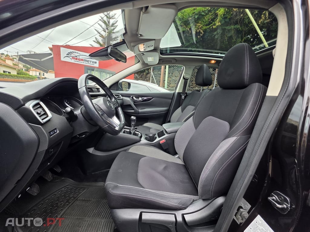 Nissan Qashqai 1.5 dCi N-Connecta J18